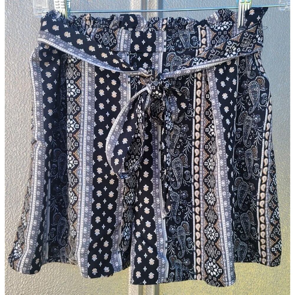 Passport Multicolored Casual Relaxed Fit Paperbag Shorts Size L